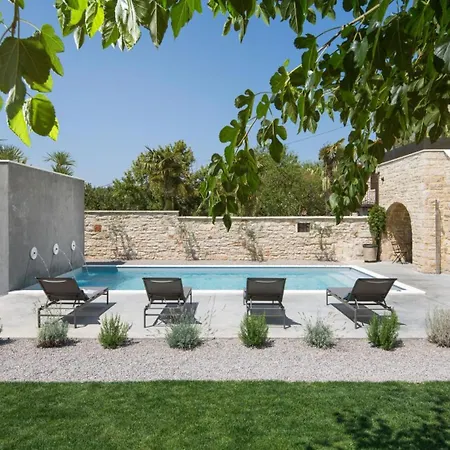 Luxury Covri With Pool And Grill In Novigrad Brtonigla